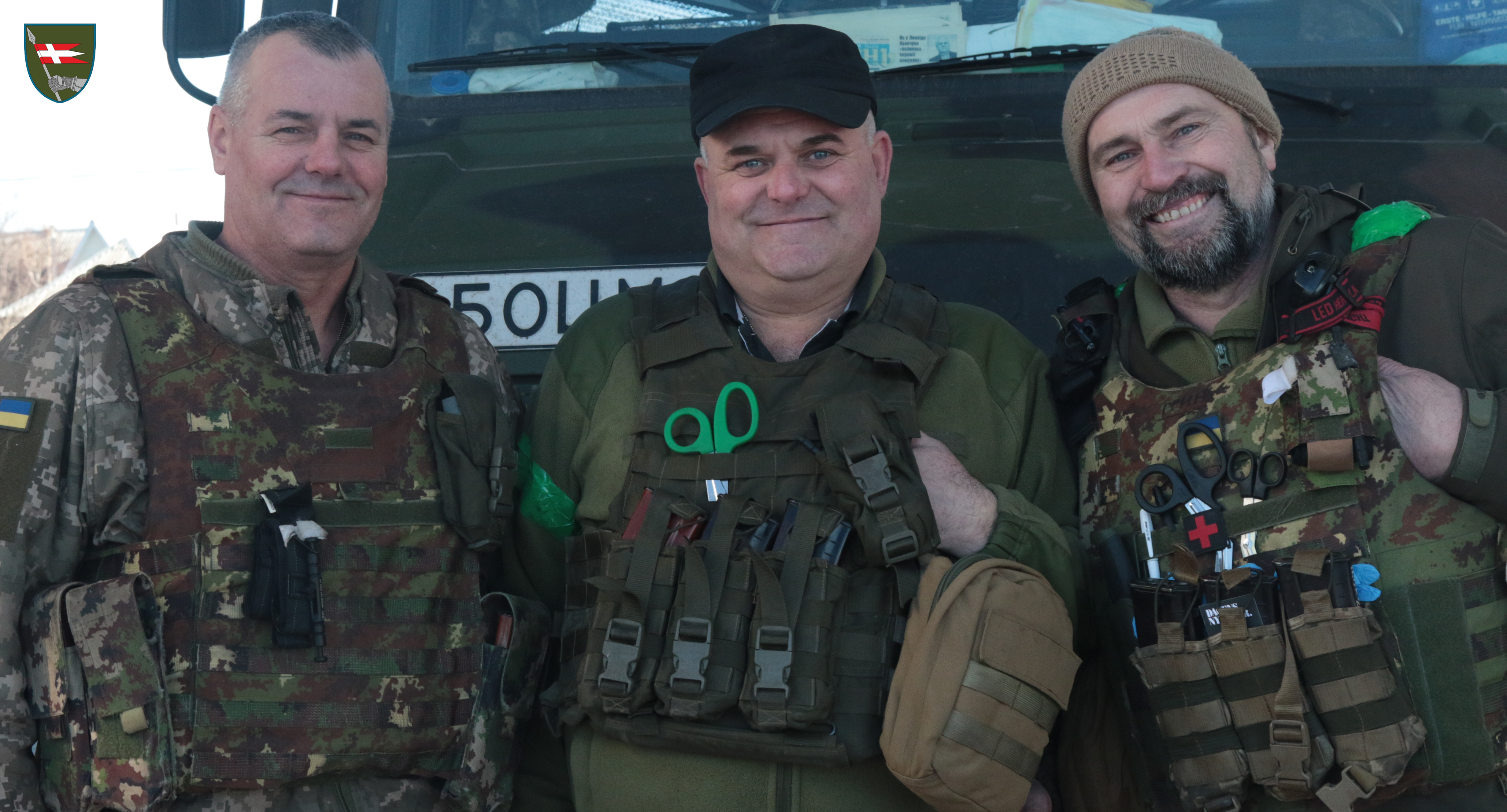 Микола (крайній праворуч) з кумами-земляками Валентином та Володимиром служить у 14 бригаді